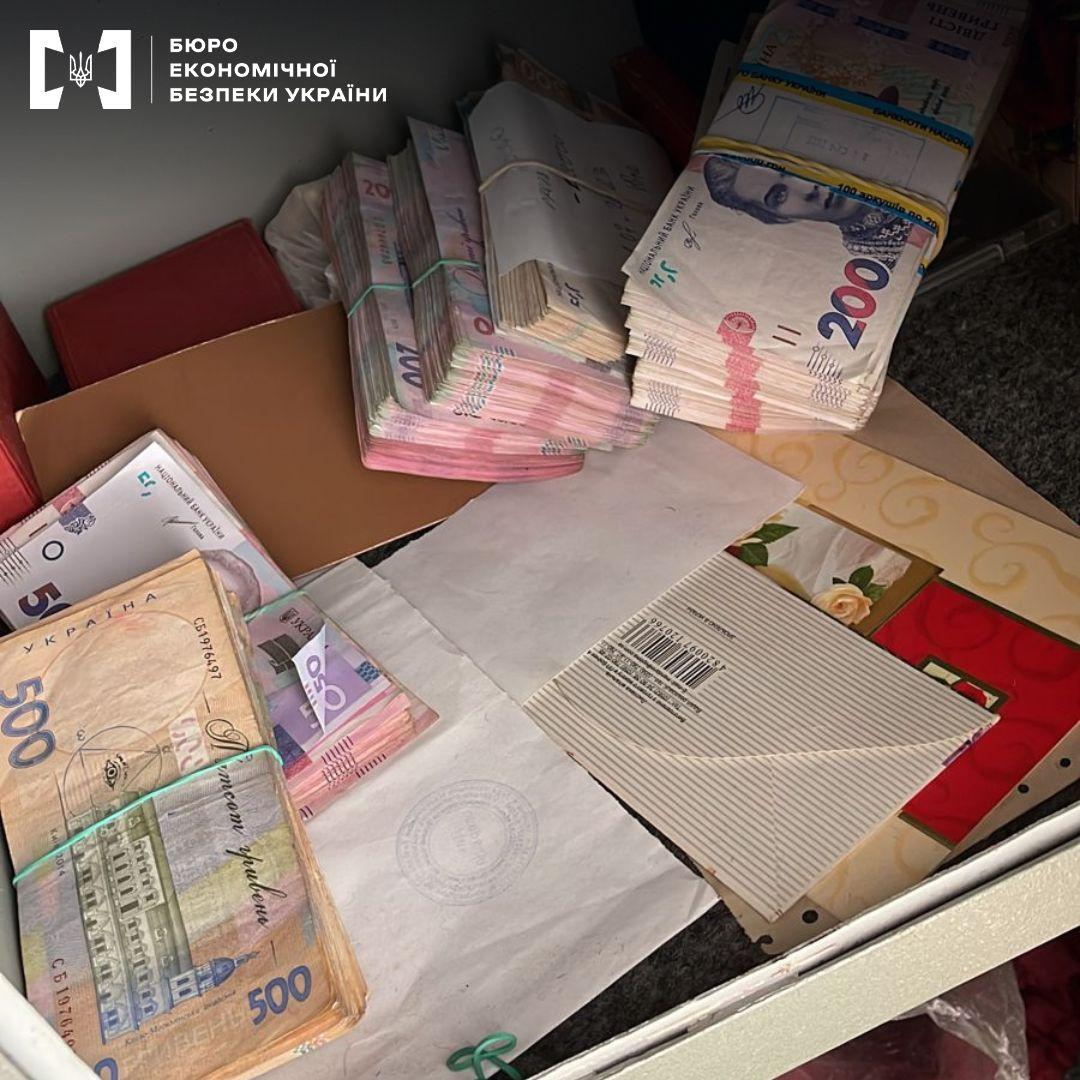Дії в. о. банку відомих бізнесменів Бориса Кауфмана та Олександра Грановського завдала збитків Україні на 102 млн грн / фото прес-служби Бюро економічної безпеки України Дії в. о. банку відомих бізнесменів Бориса Кауфмана та Олександра Грановського завдала збитків Україні на 102 млн грн / фото прес-служби Бюро економічної безпеки України