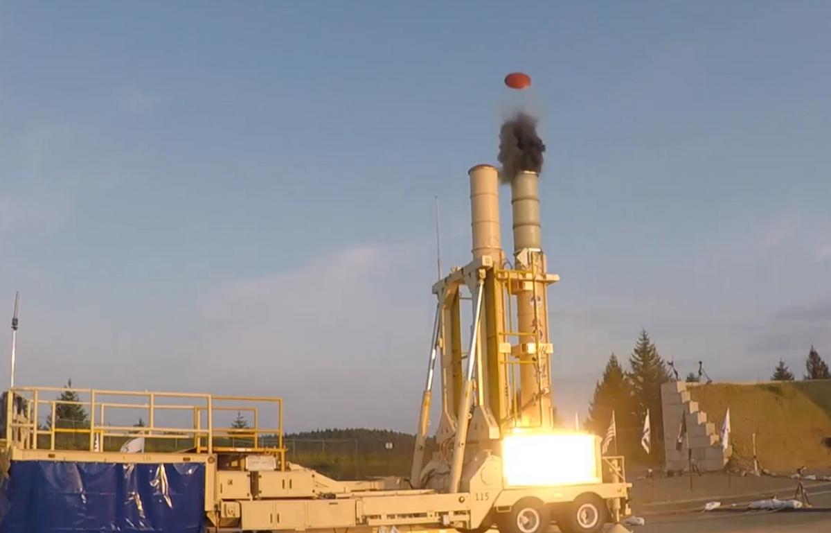 Комплекс Arrow 3 способен сбивать баллистические ракеты / скриншот Комплекс Arrow 3 способен сбивать баллистические ракеты / скриншот
