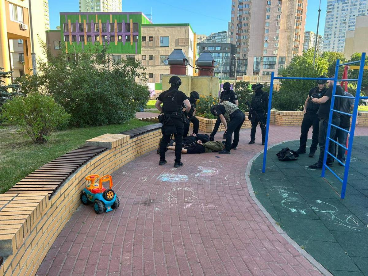 Полиция подозревает, что Евгения Сокура кто-то "заказал" запугать / фото Телеграм-канал Гетманцева Полиция подозревает, что Евгения Сокура кто-то "заказал" запугать / фото Телеграм-канал Гетманцева