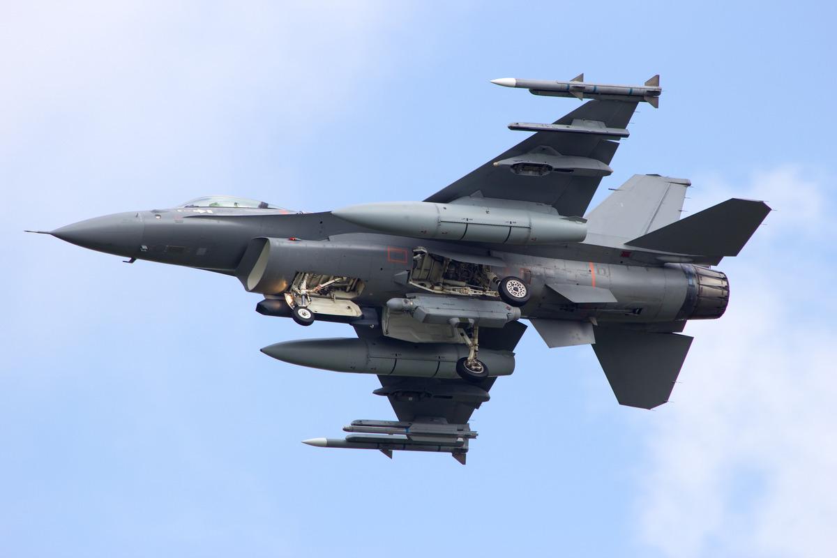 Основная роль истребителей F-16 в Украине будет заключаться в усилении ПВО / фото ua.depositphotos.com
