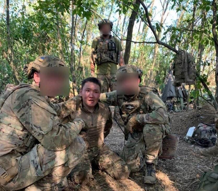 Парамедик узнал оккупанта, который брал его в плен: ВСУ отомстили / соцсети Парамедик узнал оккупанта, который брал его в плен: ВСУ отомстили / соцсети
