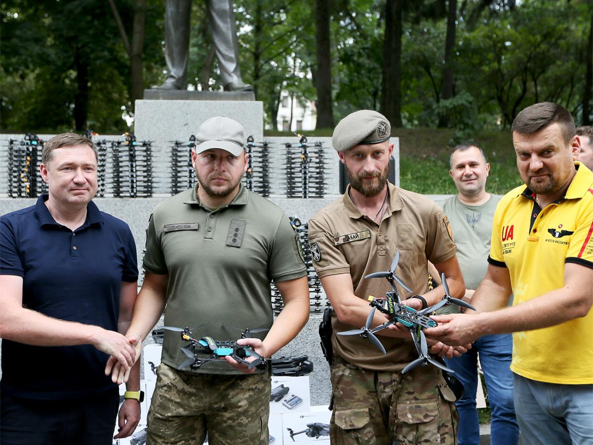 Григорий Козловский и ФК 'Рух' в очередной раз присоединились к помощи украинским военным Григорий Козловский и ФК 'Рух' в очередной раз присоединились к помощи украинским военным
