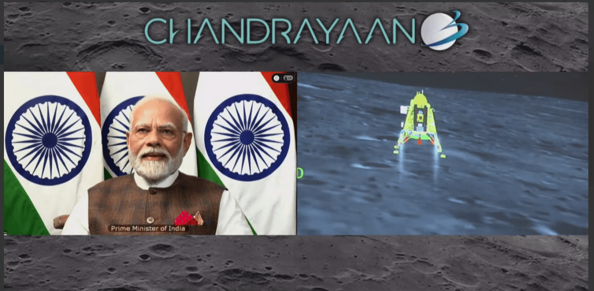 Индийский спутник Chandrayaan - 3 успешно приземлился на Луну / скриншот Индийский спутник Chandrayaan - 3 успешно приземлился на Луну / скриншот