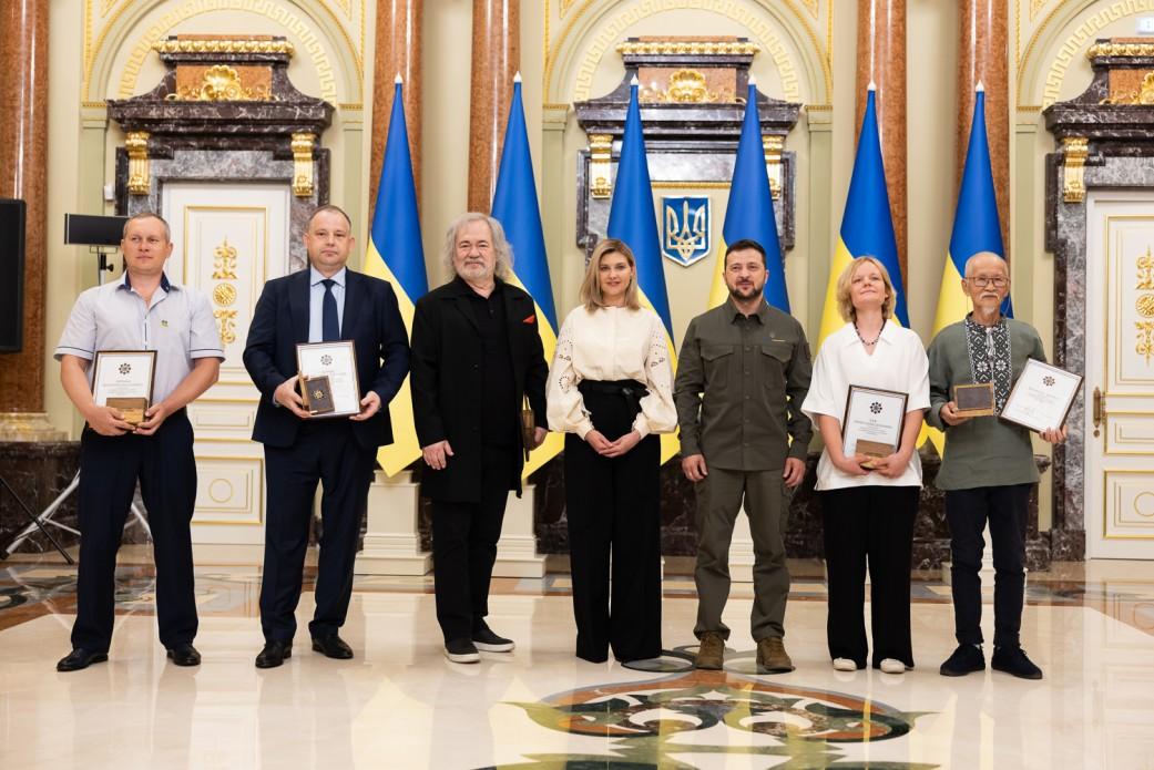 Автор неофіційного гімну України Тарас Петриненко розповів про своє життя / фото Офіс президента Автор неофіційного гімну України Тарас Петриненко розповів про своє життя / фото Офіс президента