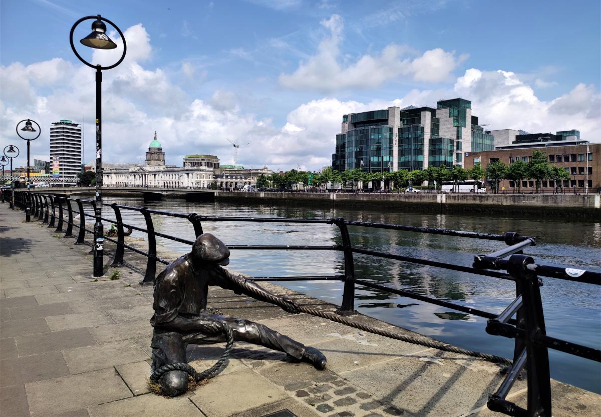 Набережна ріки Ліффі в Дубліні / фото Марина Григоренко