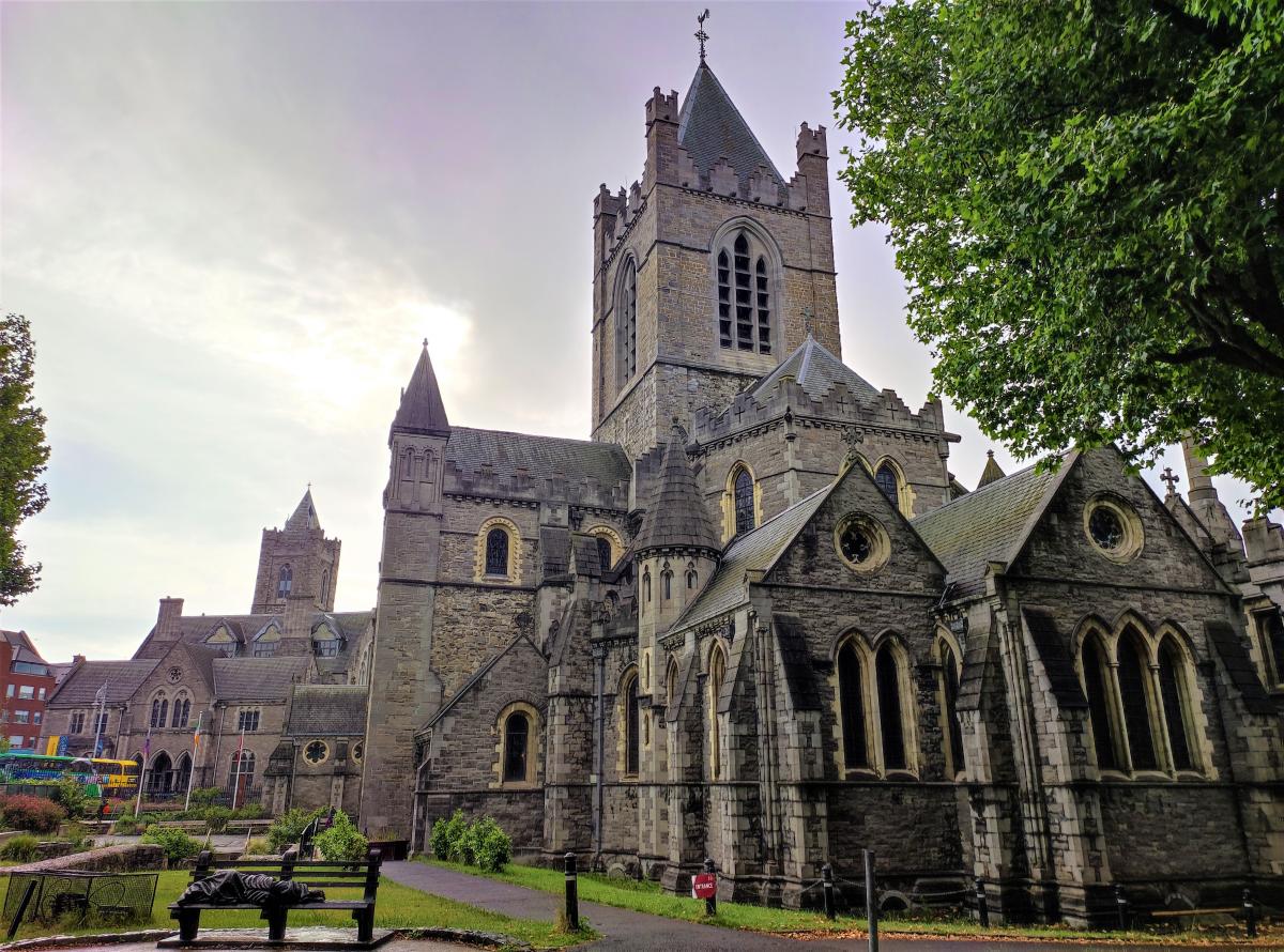 Новый поезд соединит столицу Ирландии с таинственными замками и девственными пляжами