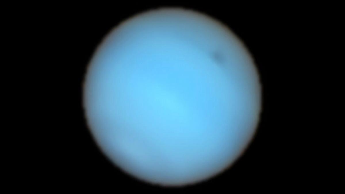 Пляма на Нептуні вперше було помічена з Землі / фото ESO / P. Irwin et al.