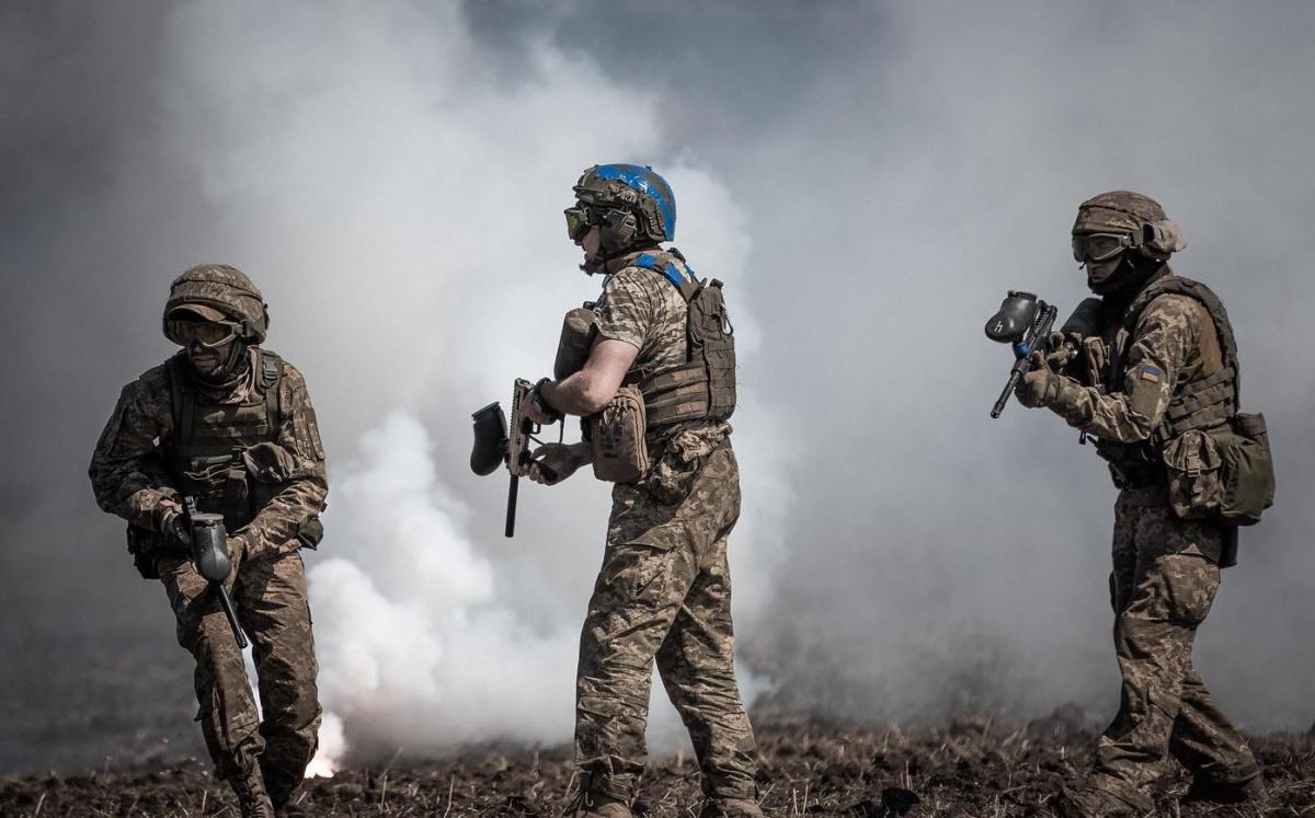 Українські бійці стримують росіян на фронті / фото 93 ОМБр Холодний Яр Українські бійці стримують росіян на фронті / фото 93 ОМБр Холодний Яр