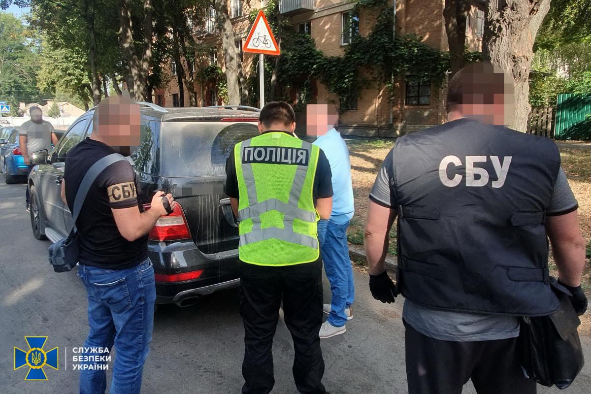 У Вінниці правоохоронці розкрили масштабну схему заробітку на ухилянтах / фото ssu.gov.ua У Вінниці правоохоронці розкрили масштабну схему заробітку на ухилянтах / фото ssu.gov.ua
