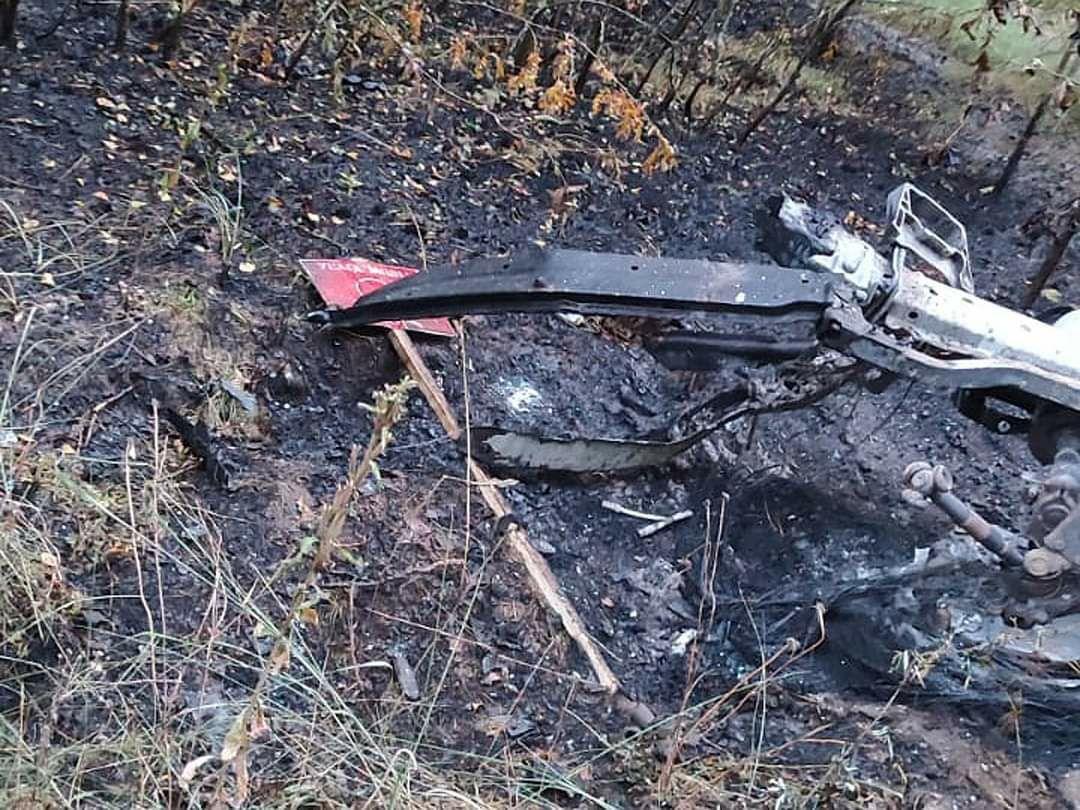 На Черниговщине на мине подорвался автомобиль / фото ГУНП в Черниговской области На Черниговщине на мине подорвался автомобиль / фото ГУНП в Черниговской области
