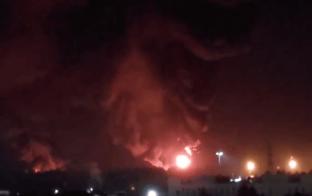 Появились детальные спутниковые снимки уничтоженных самолетов Ил-76 в Пскове / фото из соцсетей Появились детальные спутниковые снимки уничтоженных самолетов Ил-76 в Пскове / фото из соцсетей