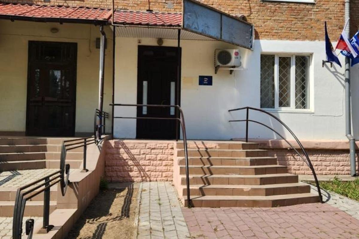 В "Атеш" повідомили про ліквідацію "передвиборчого штабу" путінської "Єдиної Росії" в Новій Каховці / фото t.me/atesh_ua В "Атеш" повідомили про ліквідацію "передвиборчого штабу" путінської "Єдиної Росії" в Новій Каховці / фото t.me/atesh_ua