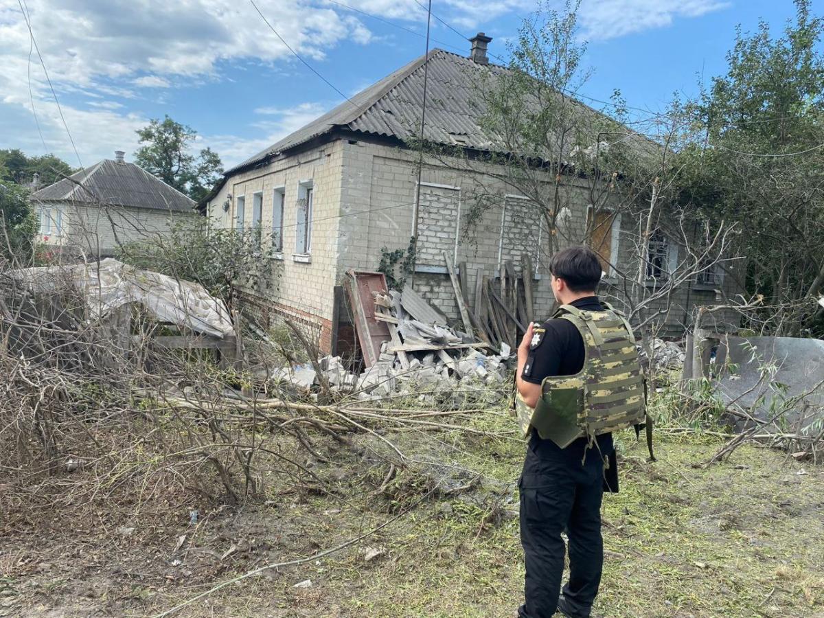 Россияне обстреливают Харьковщину ежедневно / фото t.me/police_kh_region Россияне обстреливают Харьковщину ежедневно / фото t.me/police_kh_region
