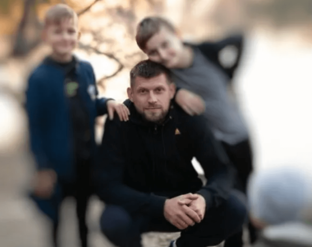 Джумбери Силогава с сыновьями / фото с Facebook-страница Джумбери Силогавы Джумбери Силогава с сыновьями / фото с Facebook-страница Джумбери Силогавы