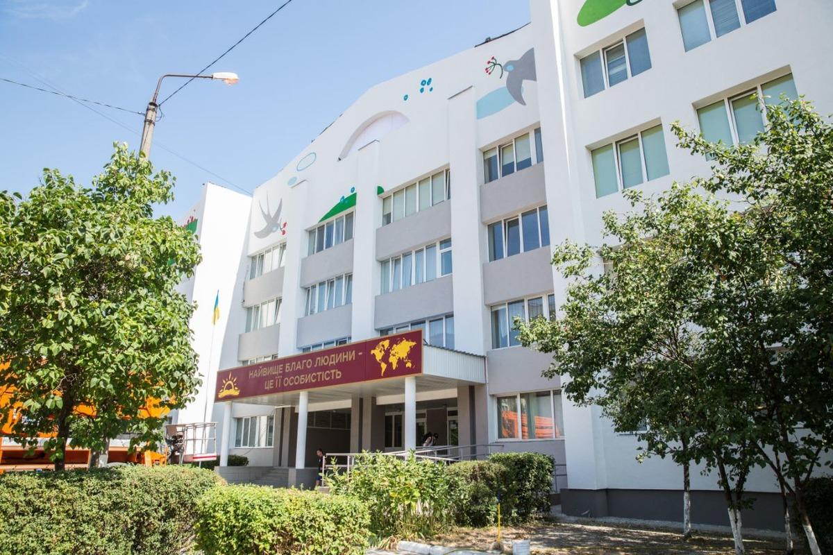 Лицей "Лингвист" решил проблему с отоплением благодаря компании SOCAR / фото пресс-службы компании Лицей "Лингвист" решил проблему с отоплением благодаря компании SOCAR / фото пресс-службы компании