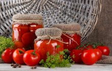 Самые вкусные томаты в собственном соку: рецепт на 1 литровую банку