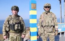 Відновлено історичну справедливість: на Зміїному встановлено прикордонний знак (відео)