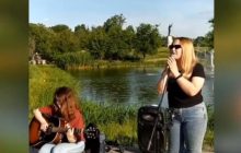 Останній щемливий дзвінок: ЗМІ дізналися деталі про загиблих через РФ у Запоріжжі юних співачок (відео)