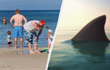 Сімейне фото на пляжі наробило переполоху в мережі: в цьому винна одна деталь