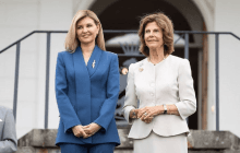 Олена Зеленська в стильному костюмі з'явилася за ручку з чоловіком у Швеції (фото)