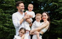 Дружина Мірошниченка показала, як названий син "вкладає" себе спати: "Стискається серце"