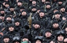 "Стадо клоунов и никчемных баранов": в ЛСР высмеяли военную подготовку "кадыровцев"