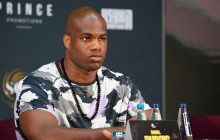 Скандальний момент з ударом нижче пояса в бою Усик - Дюбуа: реакція боксерів і промоутерів