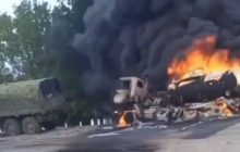 Під Каховкою смачно "прилетіло" в колону окупантів, підозрюваних у підриві дамби ГЕС