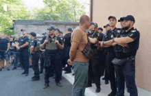 Смертельная стрельба в Днепре: в суд пришли десятки патрульных (видео)