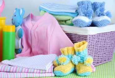 Можно ли покупать детские вещи в секонд-хенде и как их отстирать: полезные советы