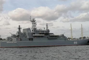 Поврежден большой десантный корабль РФ: разведка Британии оценила последствия для флота врага