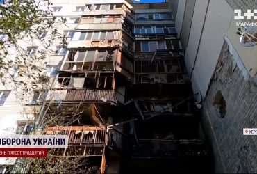Не зрозуміли, чому так світло: після обстрілу в Херсоні палала 9-поверхівка