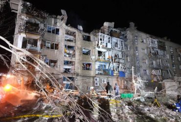 Число погибших из-за удара по Покровску снова возросло: в больнице скончался спасатель