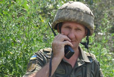 С военным нет связи: куда обращаться родным (фото)