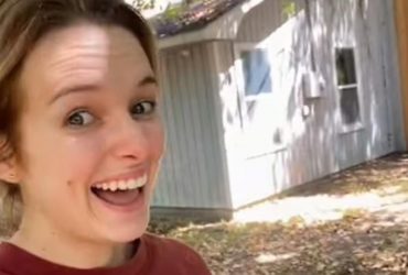 Дівчина придбала занедбаний будинок і знайшла в ньому справжній скарб (відео)