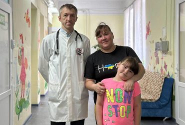 Лікарі Охматдиту врятували дівчинку, яка постійно кашляла та задихалась