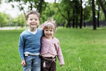 Как назвать ребенка в 2024 году: современные имена для девочек и мальчиков