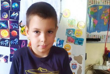 Два часа боролись за жизнь: что известно об убитом Кинжалом мальчике из Коломыи (фото)