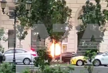 В Москве пылала BMW с автобазы Кремля (видео)