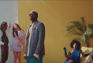 Джеффрі з TVORCHI кардинально змінив імідж заради нового кліпу (відео)