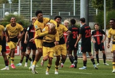 18-летний украинский нападающий забил дебютный гол за Боруссию Дортмунд (видео)