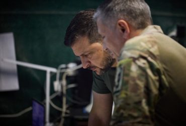 Битва за Донбасс: Зеленский посетил штабы восьми бригад (фото, видео)