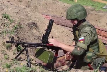 Оккупанты потеряли 300 единиц техники при захвате одного украинского города, - Forbes