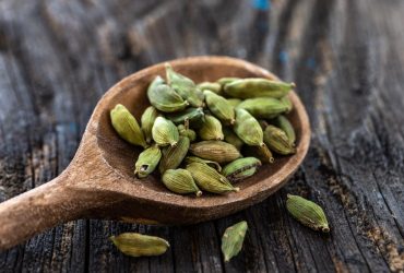 Що відбувається з вашим тілом, коли ви їсте кардамон щодня