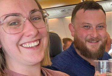 Ryanair жорстоко відреагувала на пропозицію чоловіка під час рейсу і нарвалася на критику