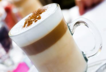 У чому різниця між кавою латте і капучино: більше не помилитеся