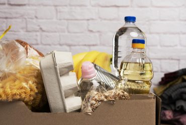 Как получить гуманитарную помощь 2023: куда обращаться и чем помогают