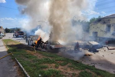 Внаслідок артилерійського обстрілу центру Куп‘янська поранені 11 людей (фото)