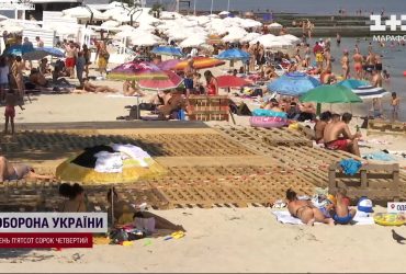 "Віджав" територію: в Одесі тільки-но відкритий пляж вже спробували захопити