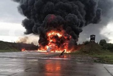 Згарище замість Ту-22М3: супутник показав наслідки атаки на аеродром Сольці (фото)